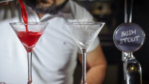 How to Become a Bartender at Vancouver’s best bars